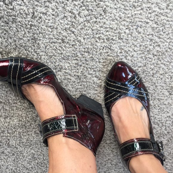 Un Tour En Ville Shoes - Picture 2 of 7